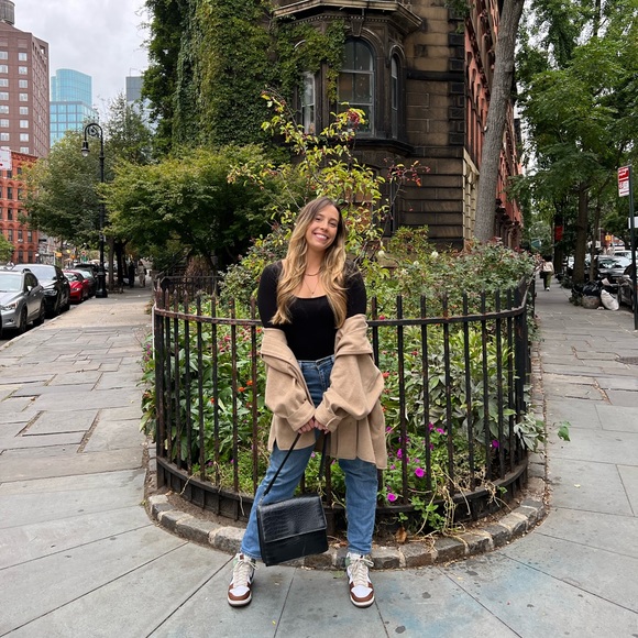 Meet your Posher, Rebecca - Picture 1 of 1